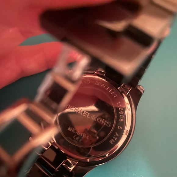 Michael Kors watch - Picture 8 of 10